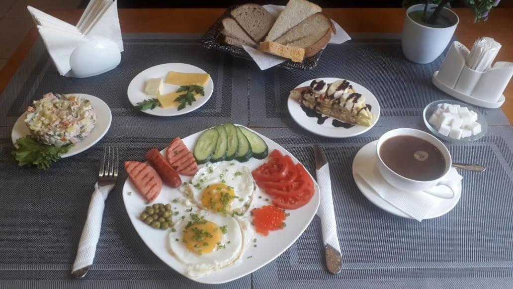 Pride Hotel Taraz Eksteriør bilde