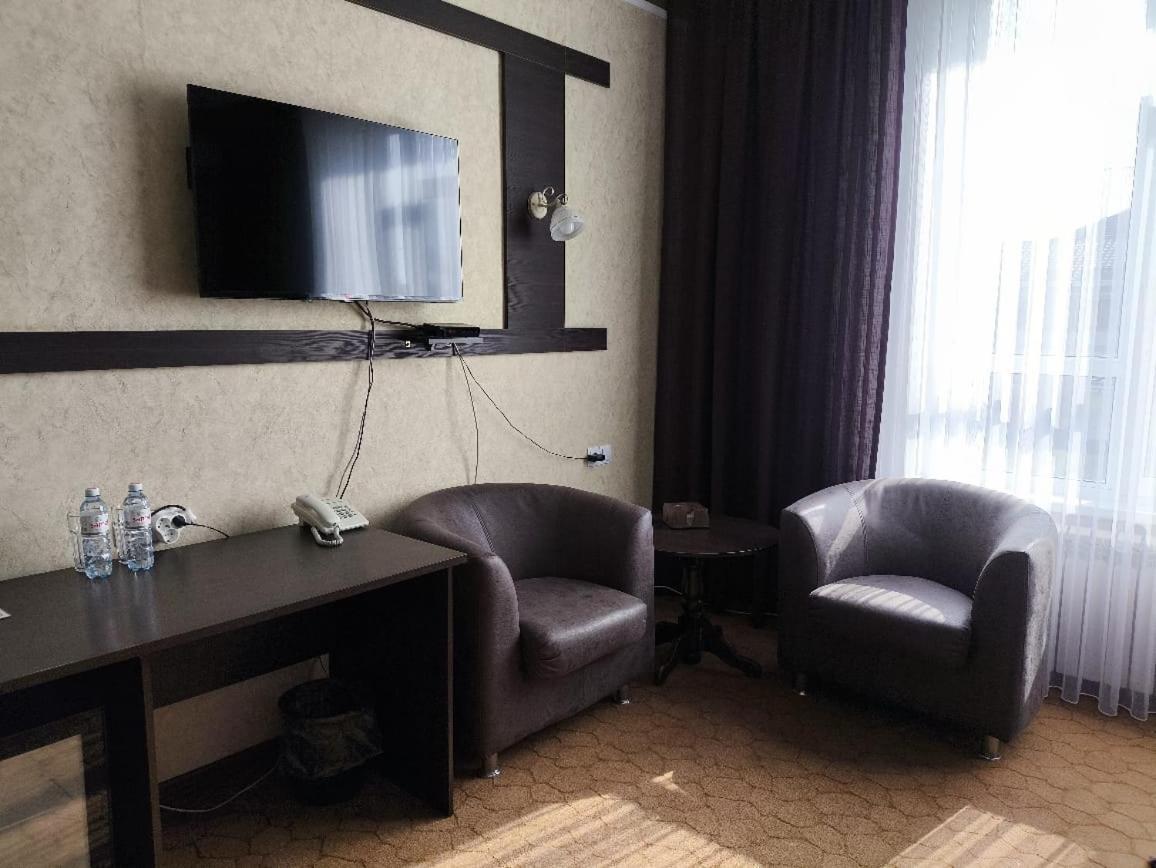 Pride Hotel Taraz Eksteriør bilde