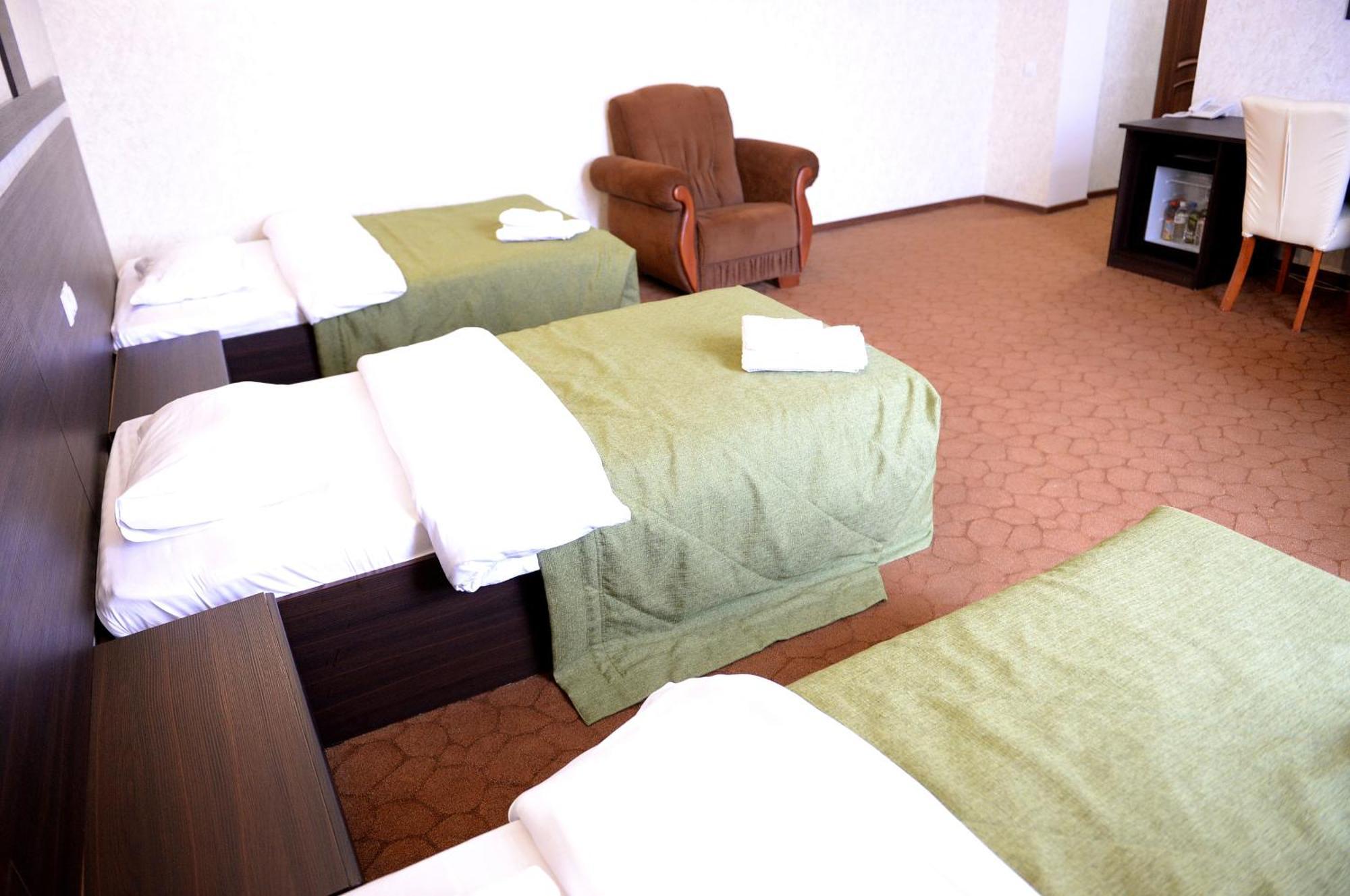 Pride Hotel Taraz Eksteriør bilde