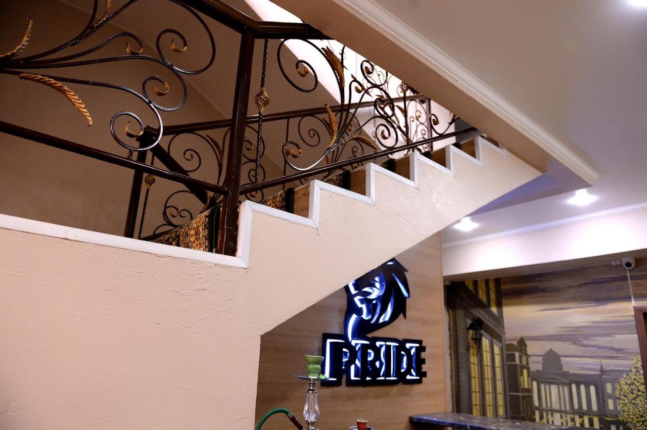 Pride Hotel Taraz Eksteriør bilde